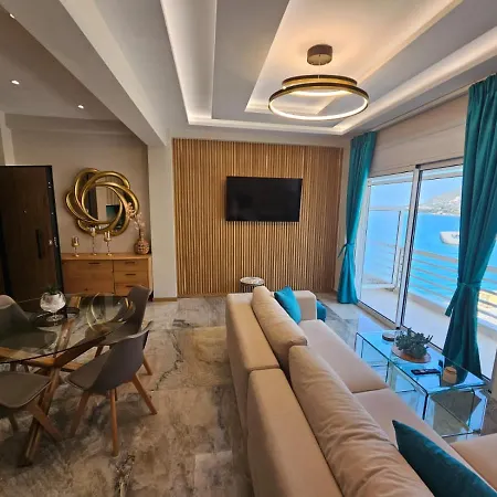 Agora Luxury 8