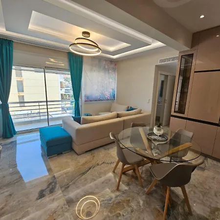 Agora Luxury 8 아파트