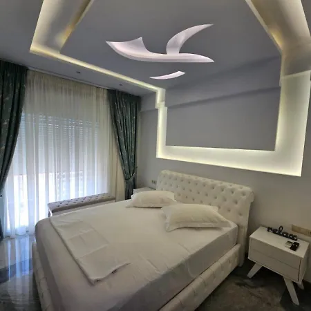 Agora Luxury 8 * 루트라키