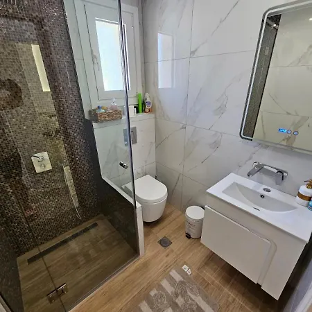Agora Luxury 8 * Loutráki