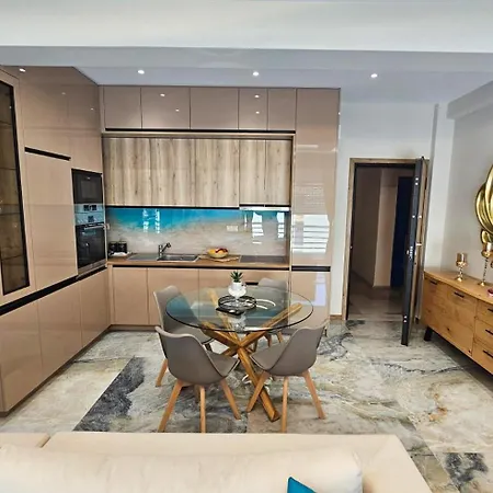 Agora Luxury 8 Daire Loutráki